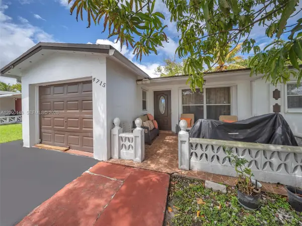 4715 NW 43rd St, Lauderdale Lakes, FL 33319