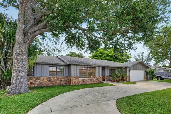 7009 SW 66th Ave, South Miami, FL 33143