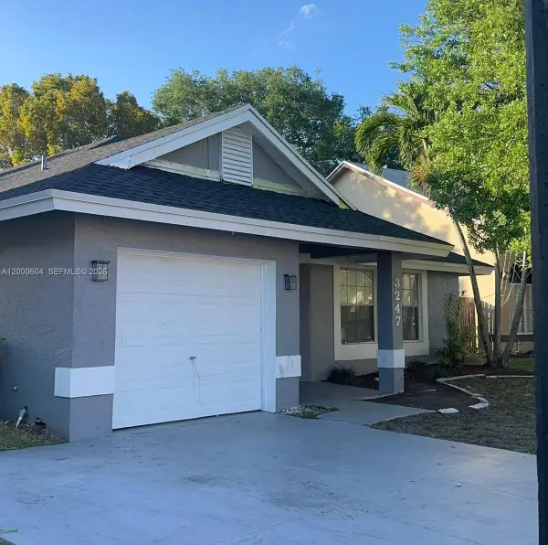 3247 NW 123rd Ave, Sunrise, FL 33323