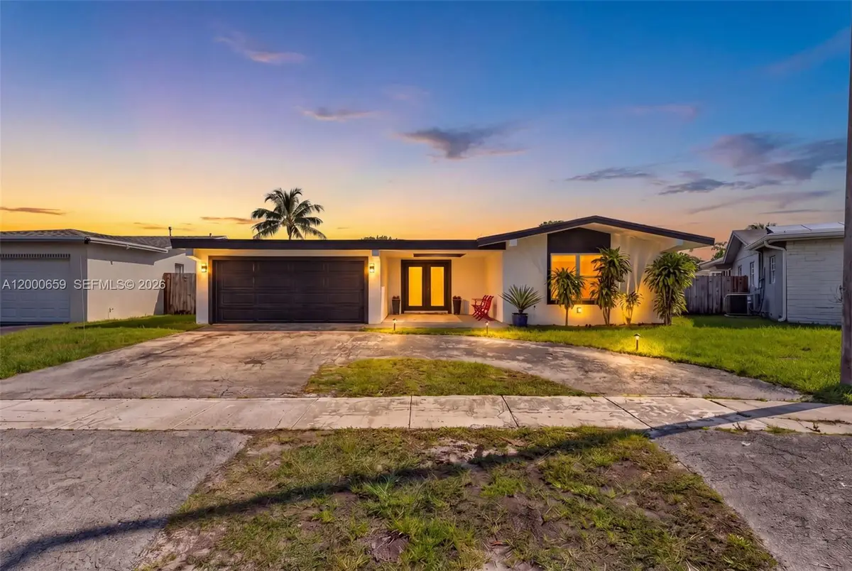 2051 NW 93rd Ln, Sunrise, FL 33322 - #1