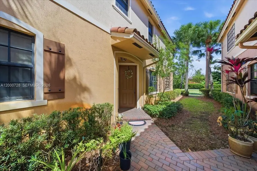 110 E Riverwalk Cir E, Plantation, FL 33325 - #2