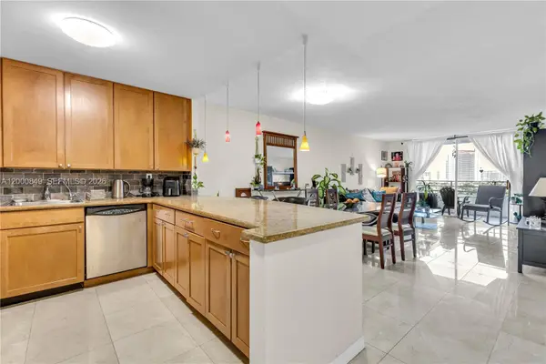 600 Three Islands Blvd #618, Hallandale Beach, FL 33009