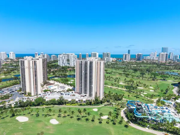 20335 W Country Club Dr #208, Aventura, FL 33180