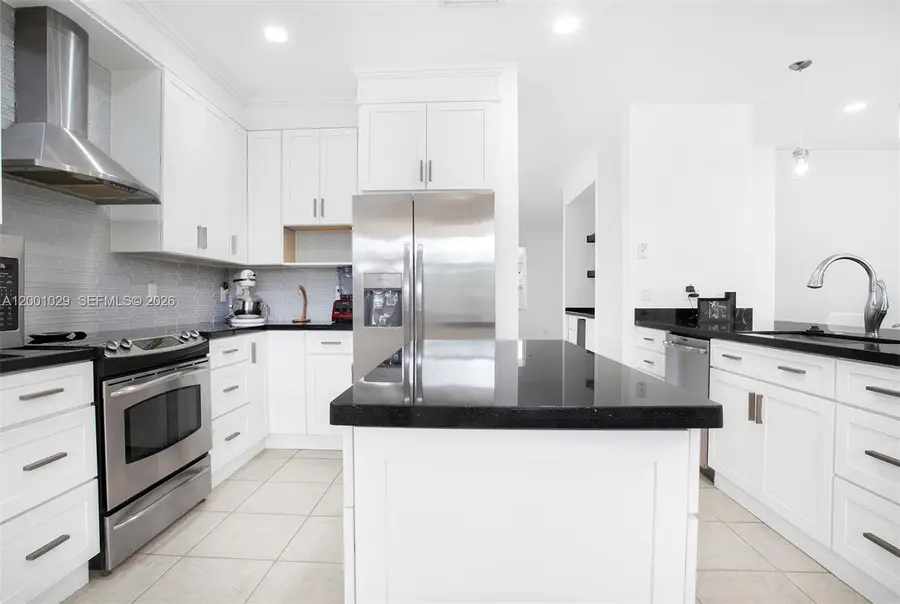 4467 Fox Glove Ln, Weston, FL 33331 - #3