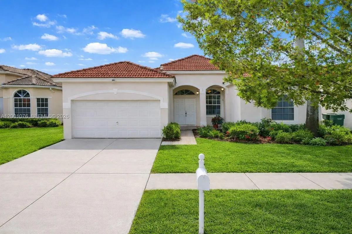 690 SE 30th Dr, Homestead, FL 33033 - #1