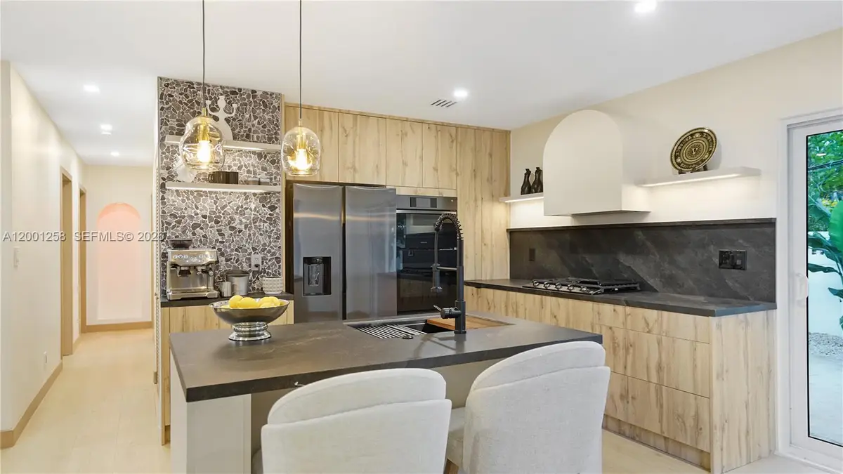 2749 NE 10th Ave, Wilton Manors, FL 33334 - #1