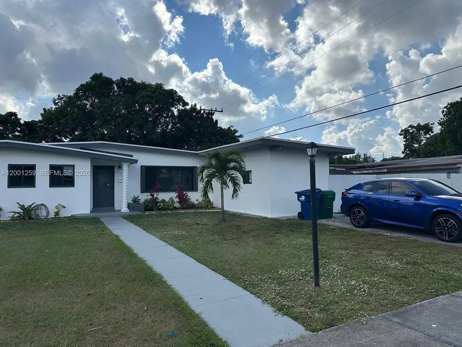 860 NW 171st St, Miami Gardens, FL 33169 - #3