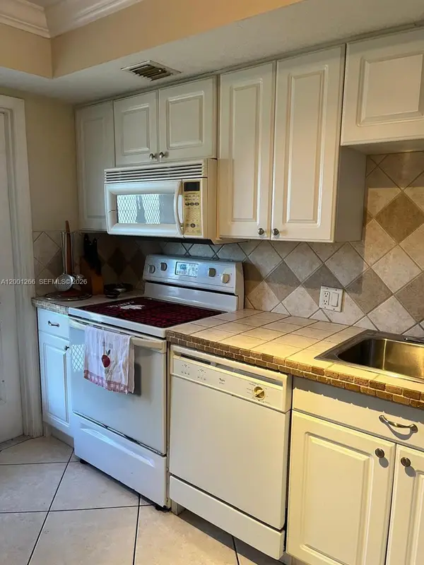 3200 N Palm Aire Dr #407, Pompano Beach, FL 33069