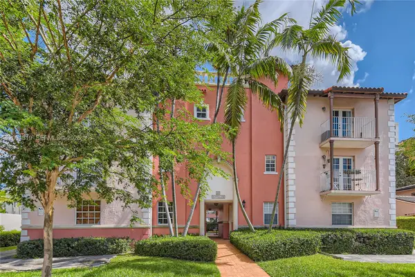 29 Santillane Ave #2, Coral Gables, FL 33134