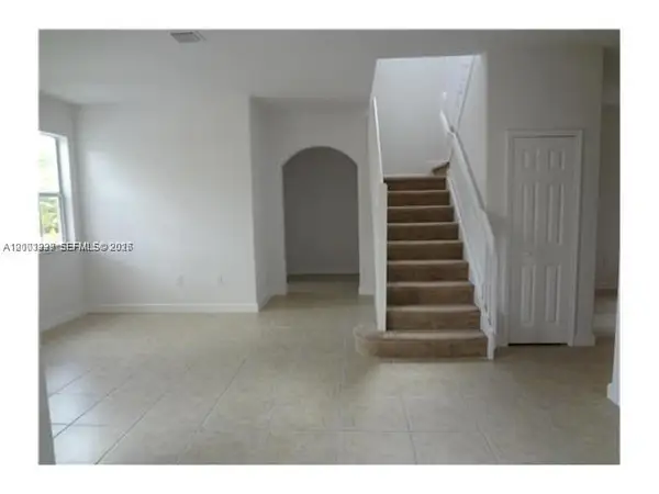 10012 NW 7th St #216, Miami, FL 33172