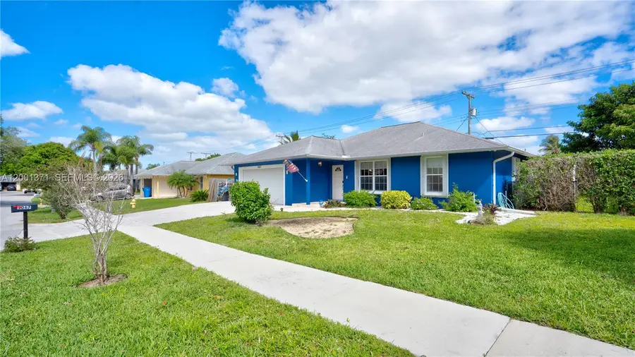 1067 Julia Heights Dr, Lantana, FL 33462 - #3