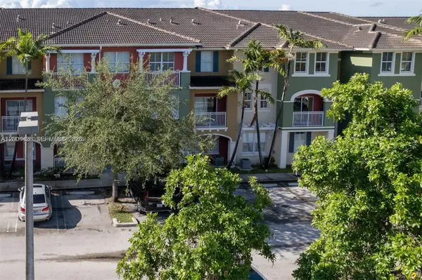 11002 NW 83rd St #106, Doral, FL 33178