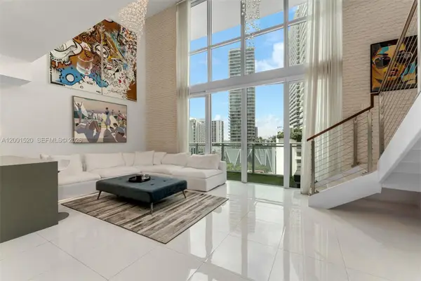 1080 Brickell Ave #905, Miami, FL 33131