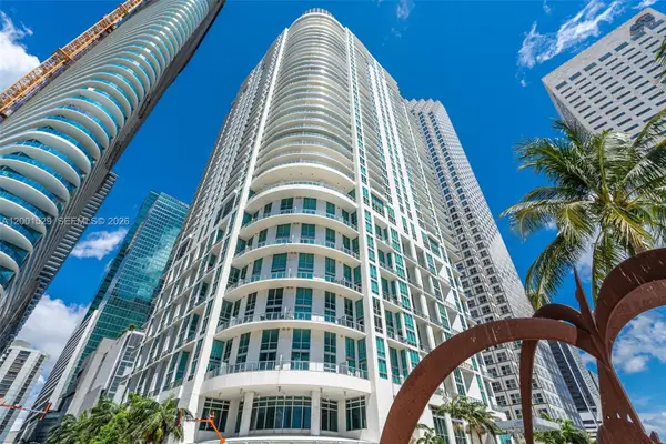 300 S Biscayne Blvd #T-2416, Miami, FL 33131