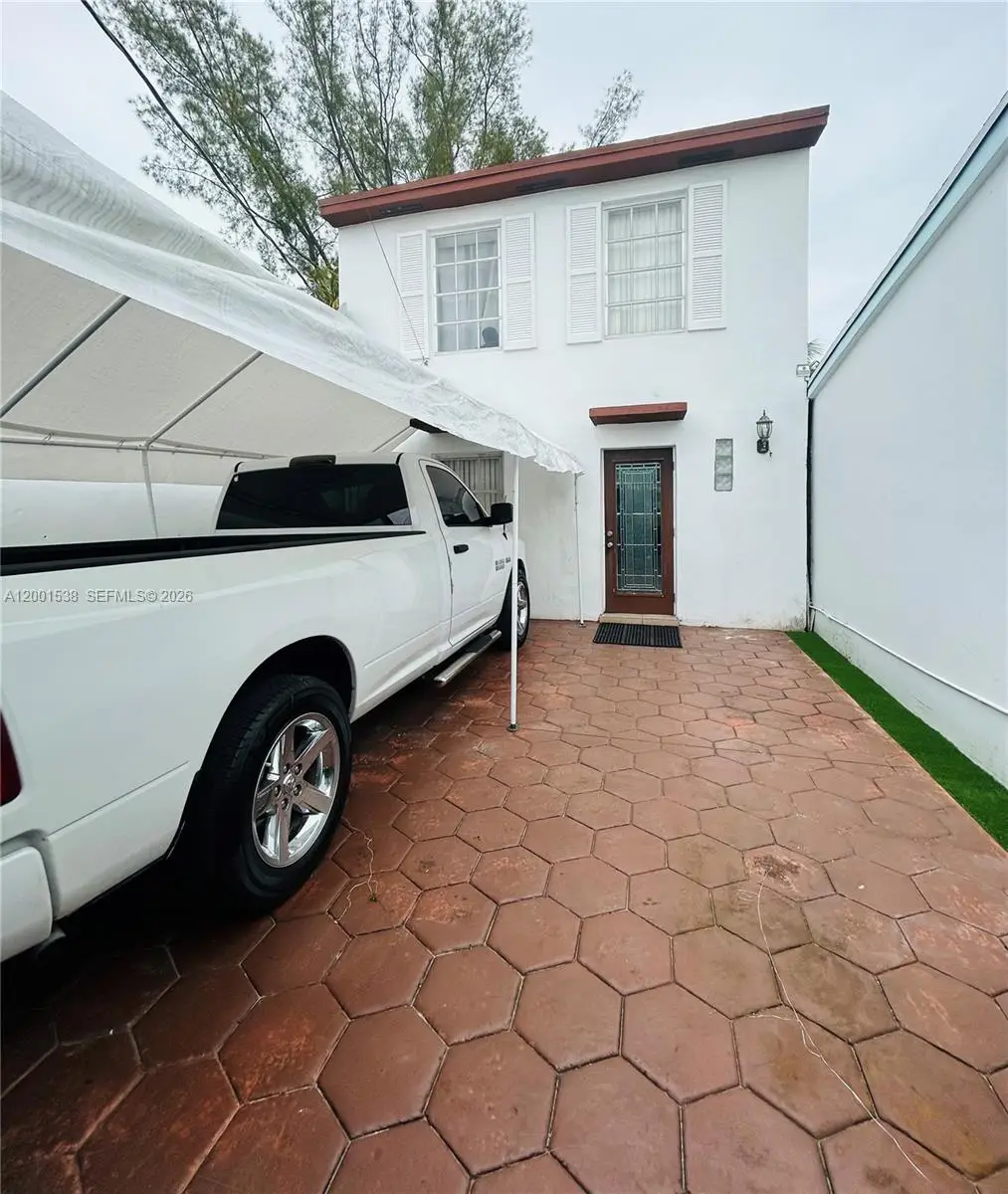 1589 W 73rd St, Hialeah, FL 33014 - #1