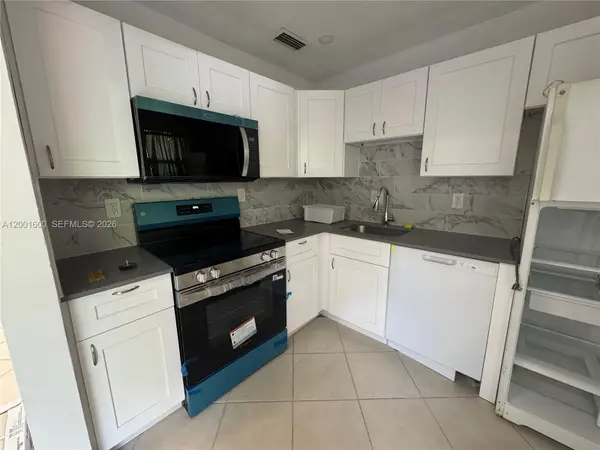 700 Layne Blvd #115, Hallandale Beach, FL 33009