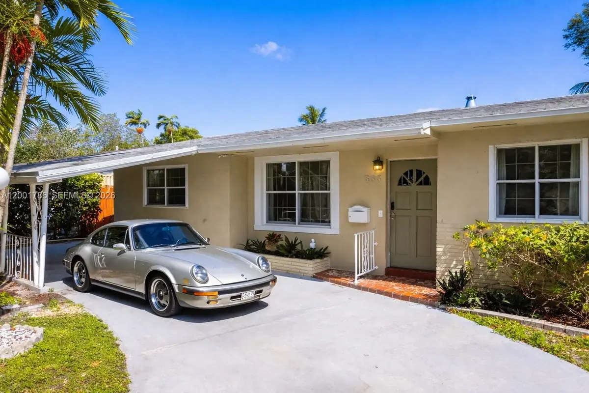 565 NE 160th Ter, Miami, FL 33162 - #1
