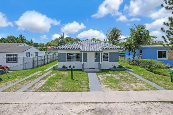 2020 NW 51st St, Miami, FL 33142