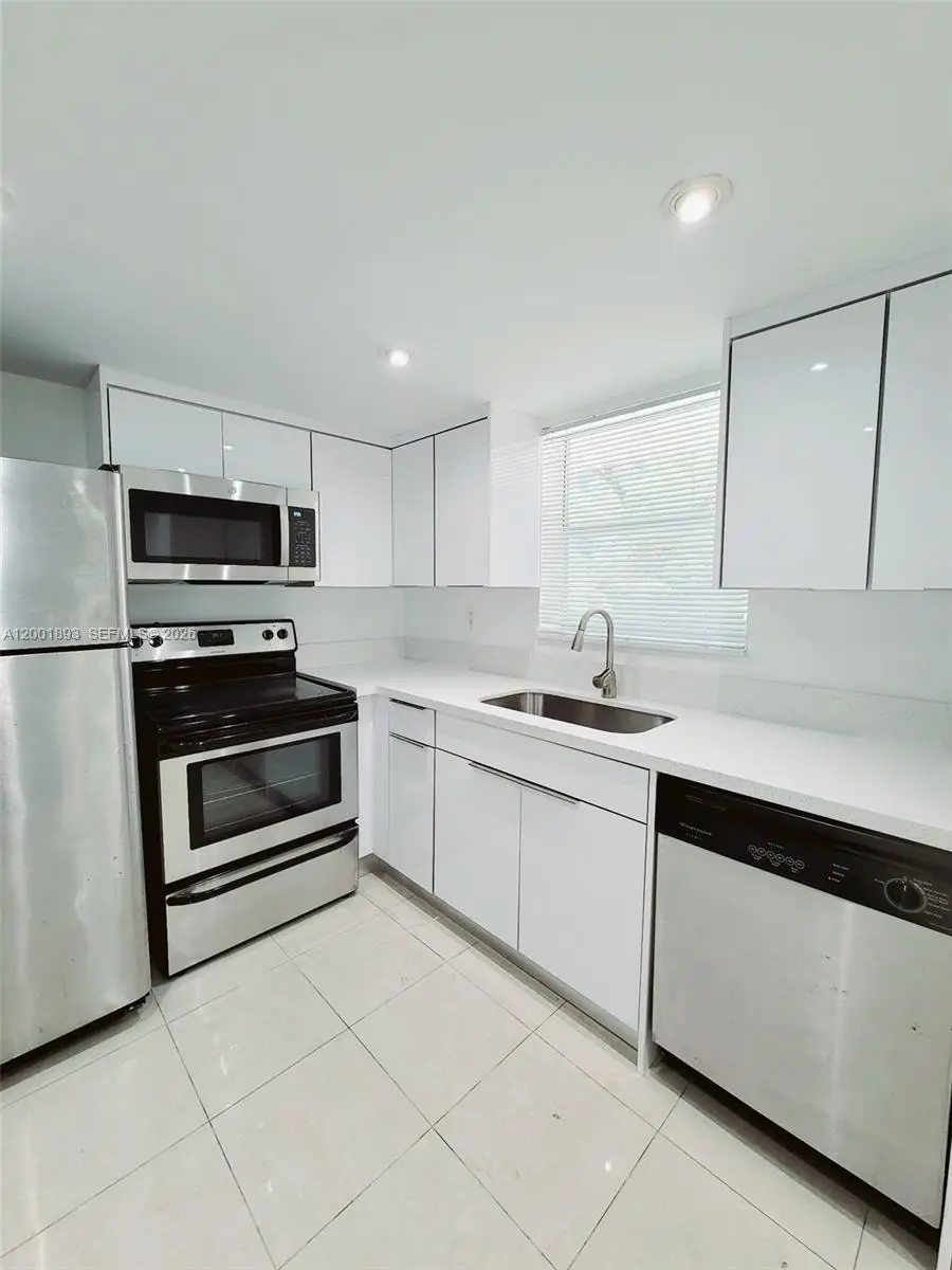 9375 Fontainebleau Blvd #L107, Miami, FL 33172 - #1