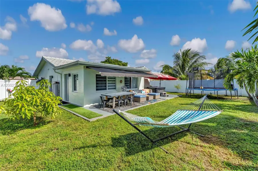 9212 NW 81st Pl, Tamarac, FL 33321 - #2