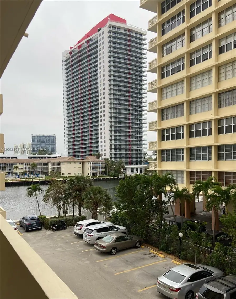 1833 S Ocean Dr #309, Hallandale Beach, FL 33009 - #2