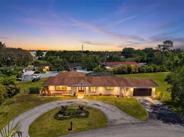 10431 SW 82nd Ct, Miami, FL 33156