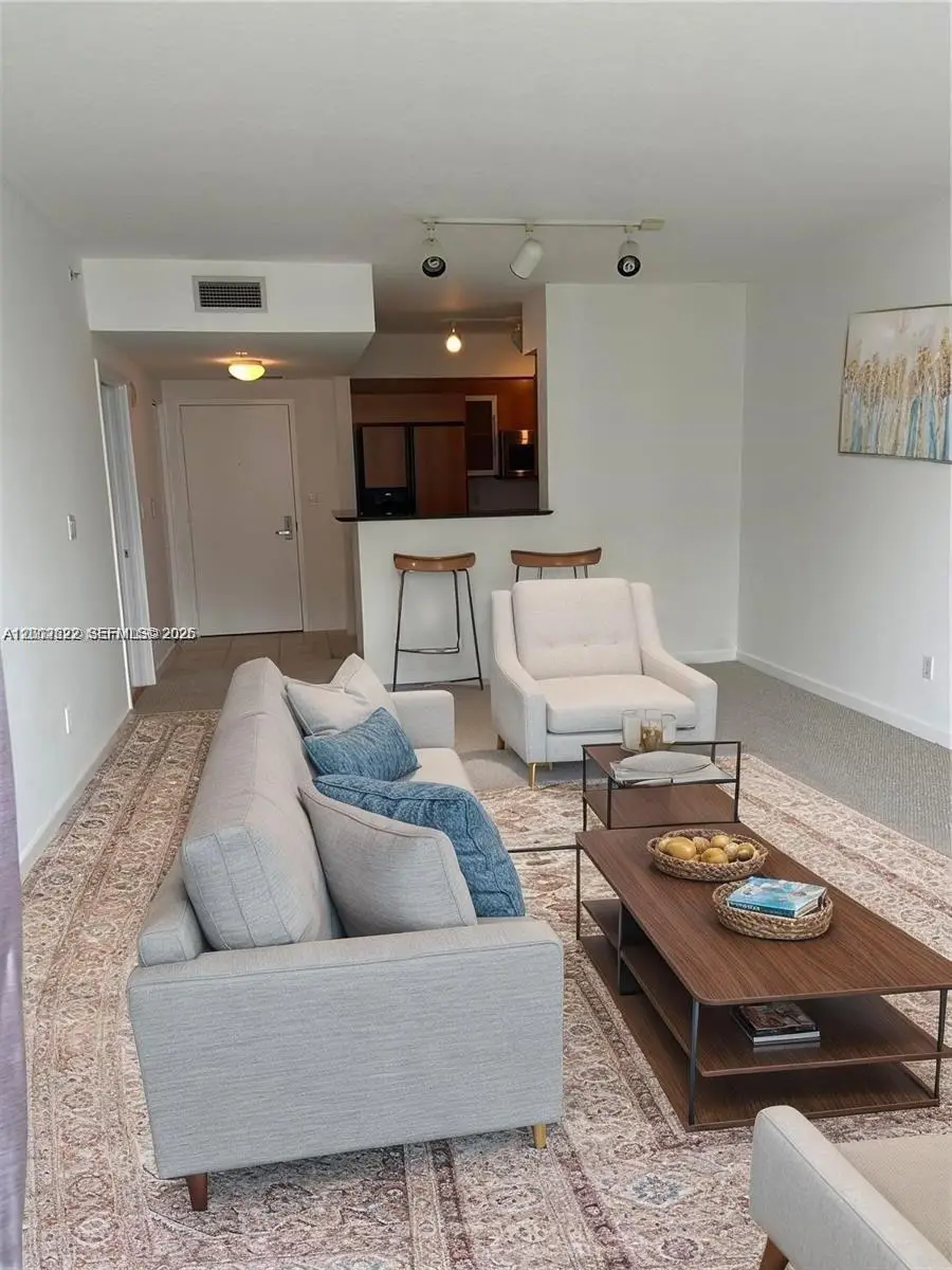 Address Withheld By Seller, Miami, FL 33131 - #3