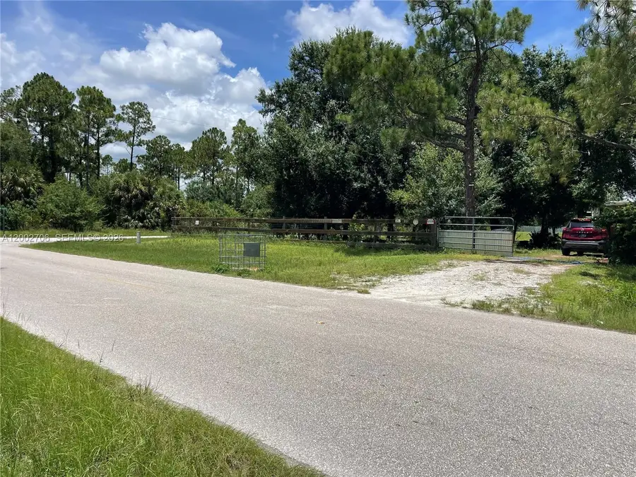551 Ave Del Sur, Clewiston, FL 33440 - #2