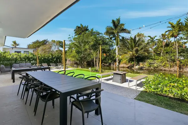 14760 S Spur Dr, Miami, FL 33161