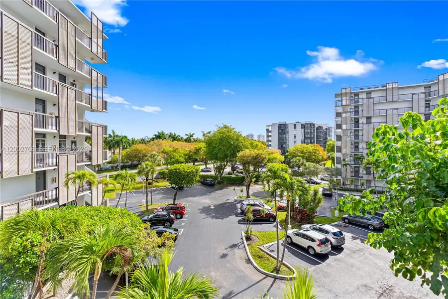 20500 W Country Club Dr #405, Aventura, FL 33180 - #2