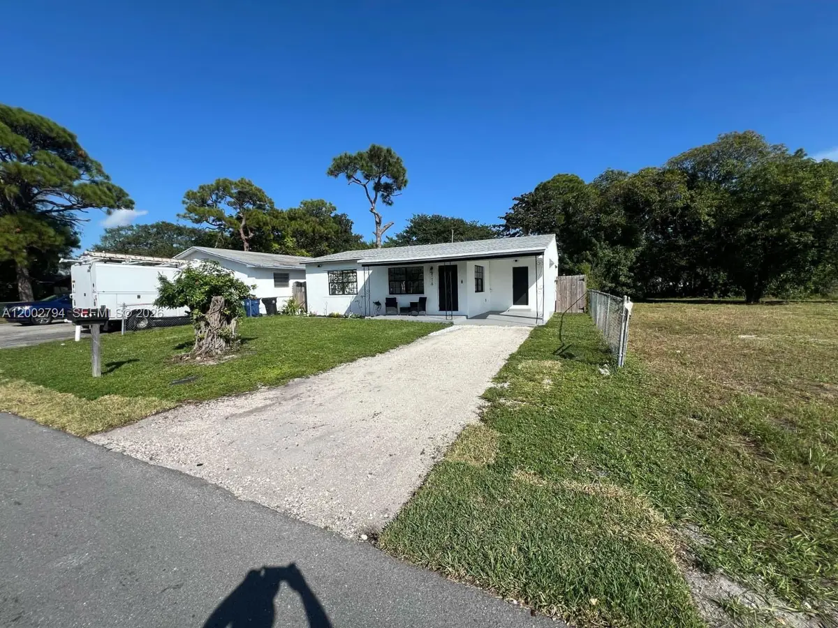 716 NW 15th Way, Fort Lauderdale, FL 33311 - #1