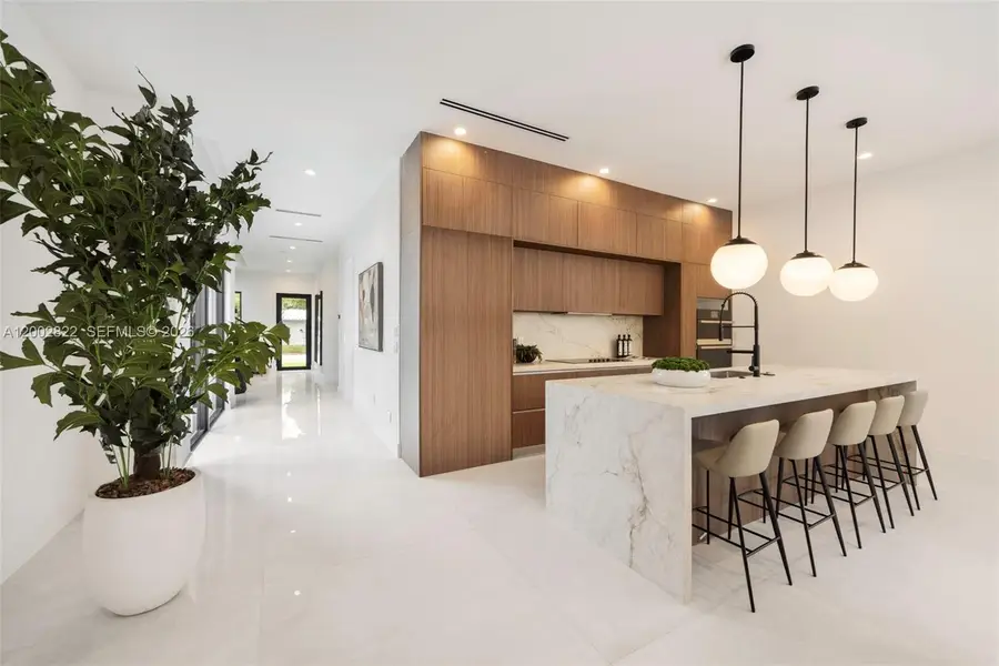 1122 NE 10th Ave #A, Fort Lauderdale, FL 33304 - #2