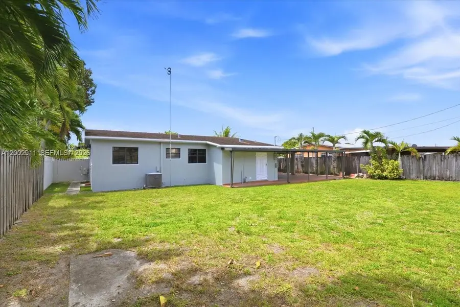 687 W 39th Pl, Hialeah, FL 33012 - #2