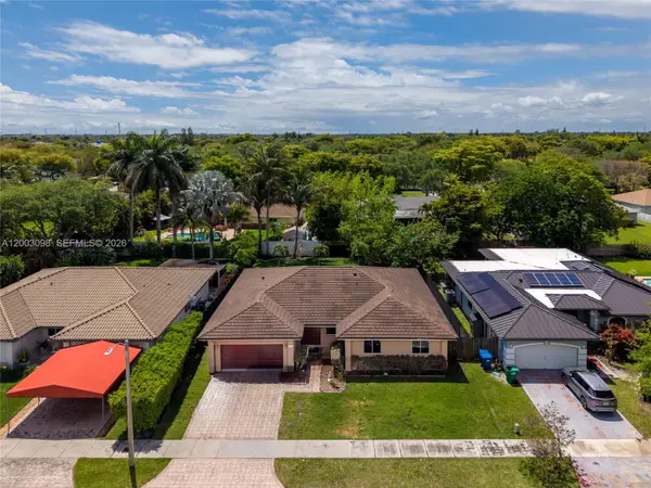 14762 SW 143rd Ter, Miami, FL 33196