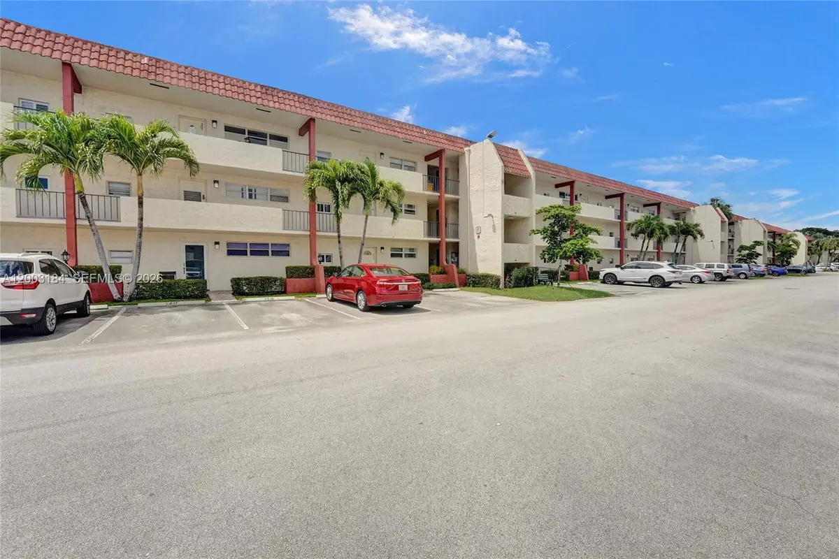 811 S Hollybrook Dr #207, Pembroke Pines, FL 33025 - #1