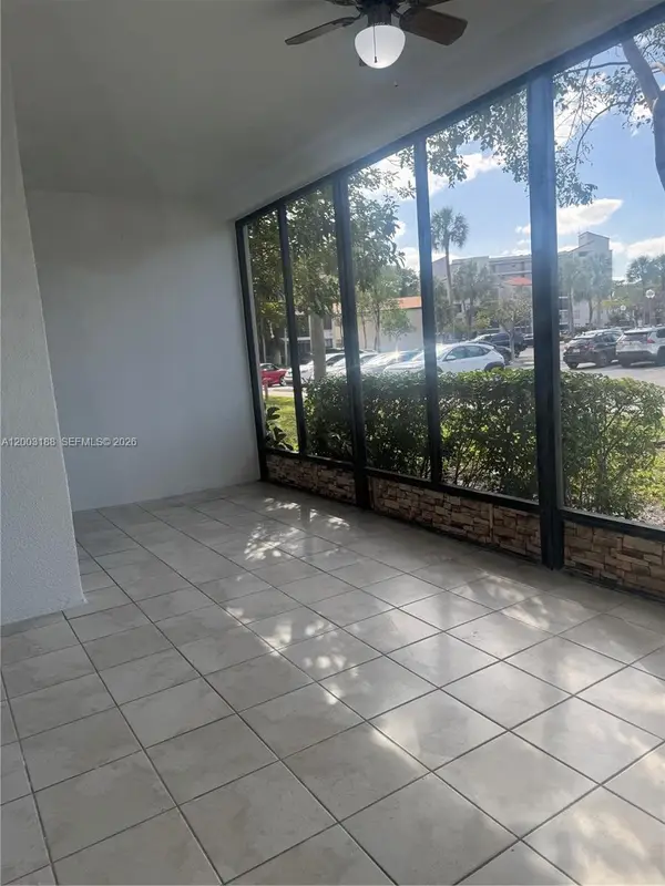 2312 S Cypress Bend Dr #107, Pompano Beach, FL 33069