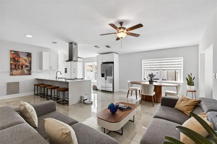 31 E Bentwater Cir, Boynton Beach, FL 33426 - #2