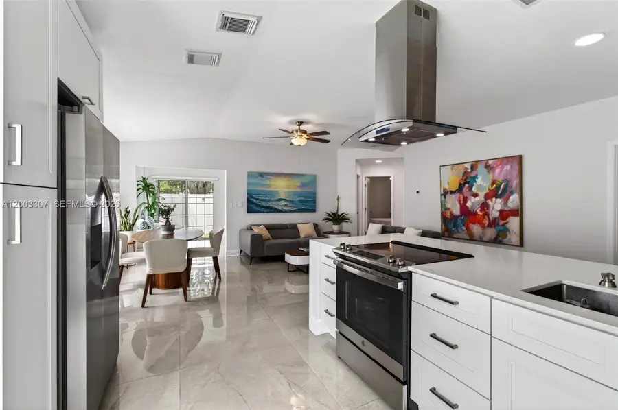 31 E Bentwater Cir, Boynton Beach, FL 33426 - #3