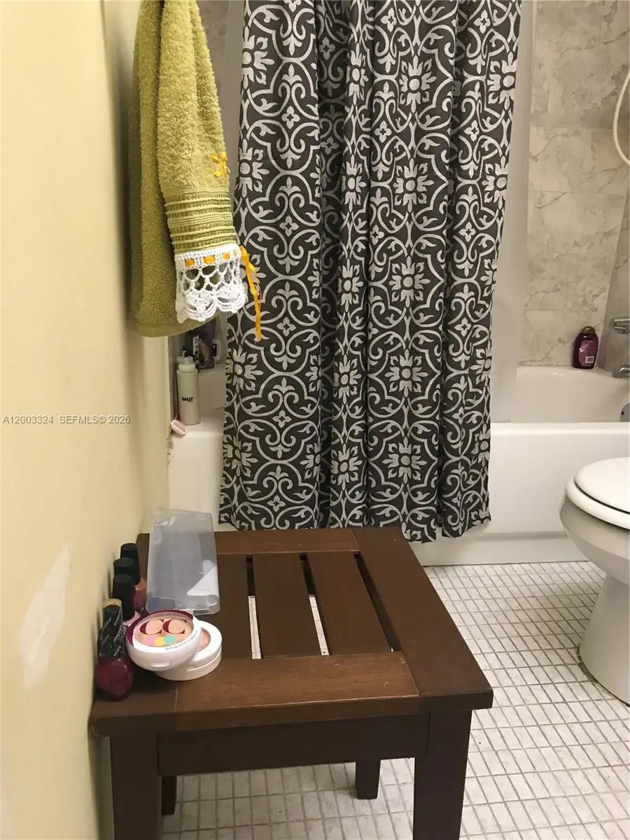 200 172nd St #207, Sunny Isles Beach, FL 33160 - #3