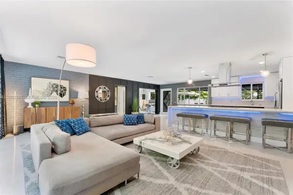 2825 NW 10th Ave, Wilton Manors, FL 33311