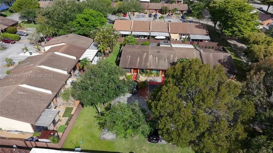 10331 Holly Ct, Pembroke Pines, FL 33026 - #2