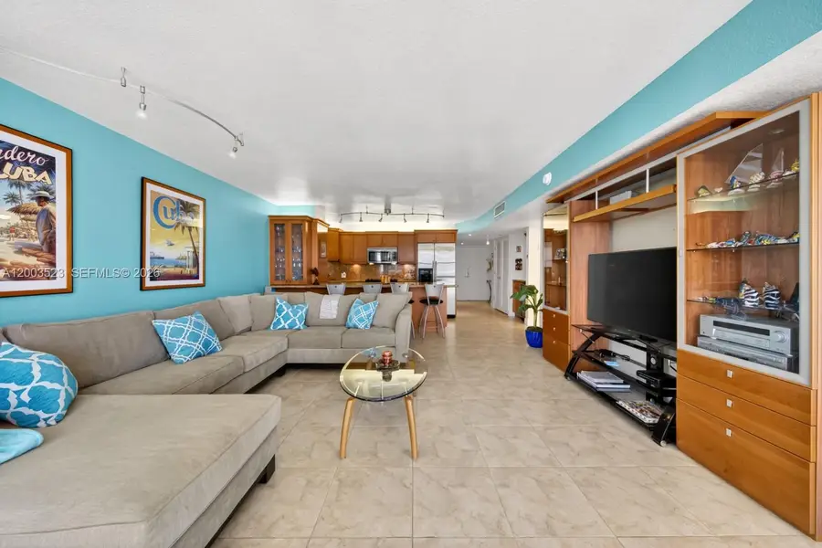6423 Collins Ave #1204, Miami Beach, FL 33141 - #2