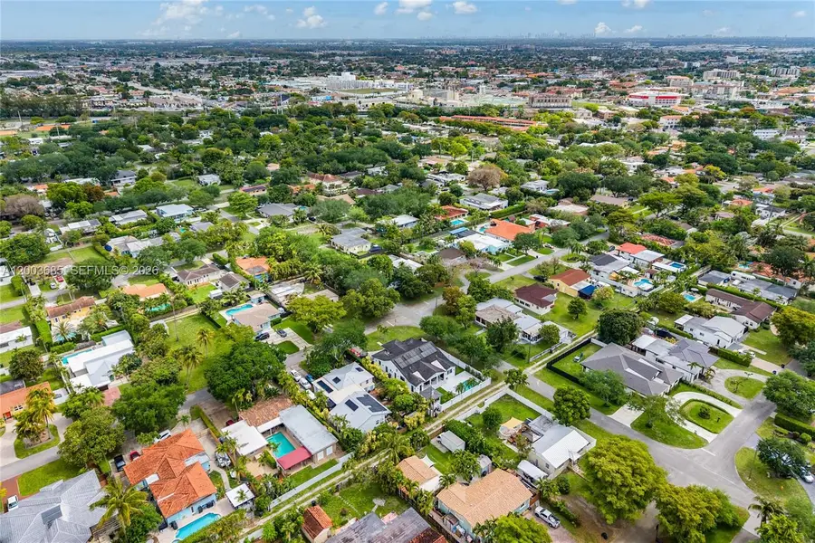 501 Lawn Way, Miami Springs, FL 33166 - #3