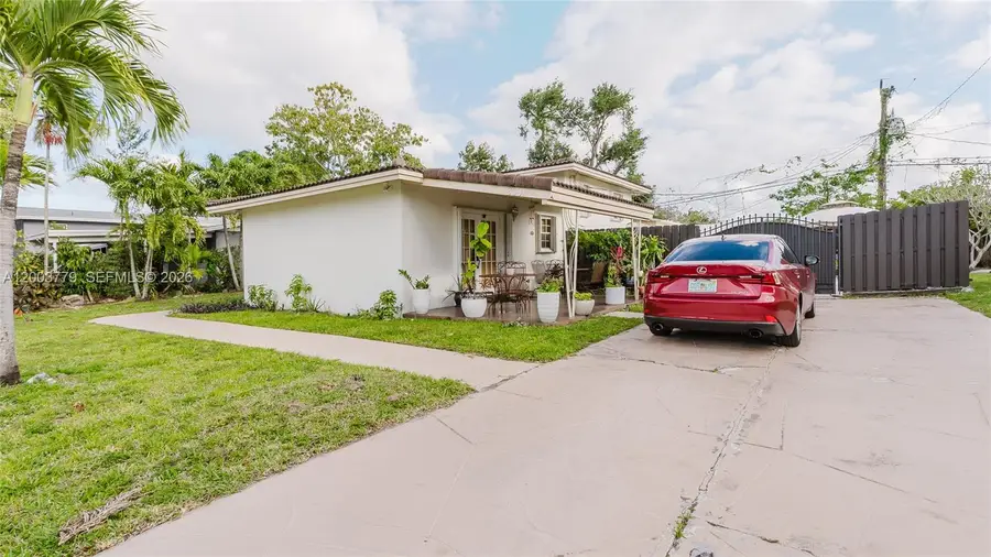 1300 NE 204th St, Miami, FL 33179 - #2
