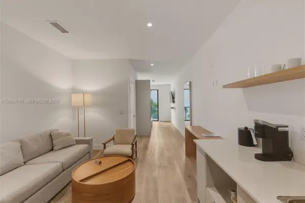 229 SW 9th St #502, Miami, FL 33130