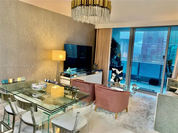 200 Biscayne Boulevard Way #4011, Miami, FL 33131