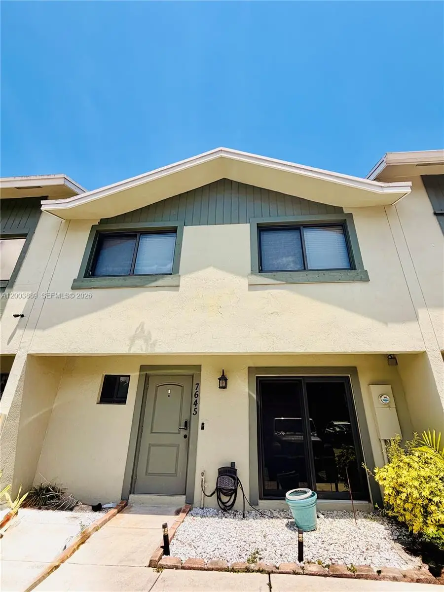 7645 NW 38th Ct, Sunrise, FL 33351 - #1