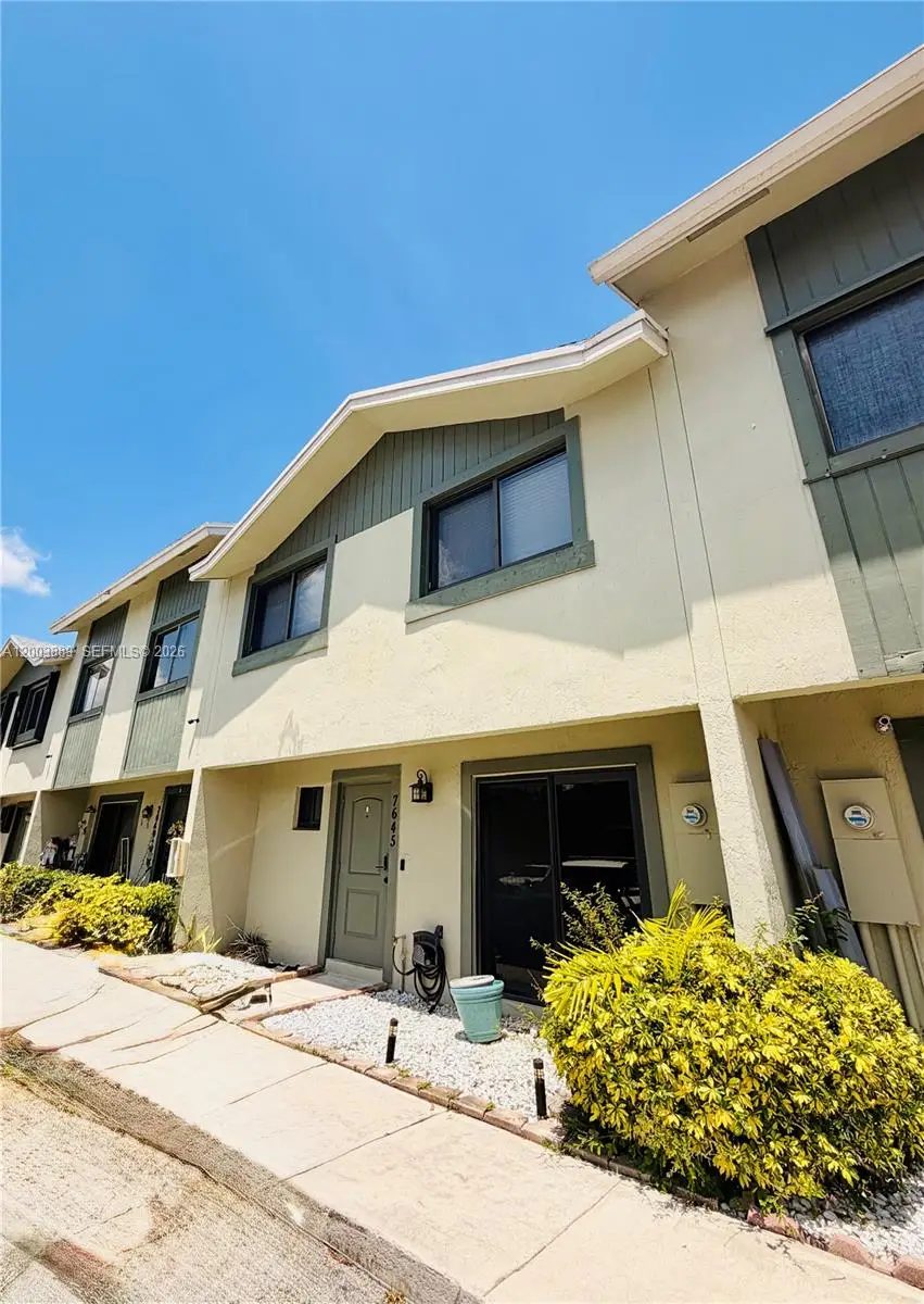 7645 NW 38th Ct, Sunrise, FL 33351 - #2