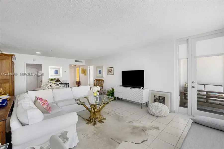 5401 Collins Ave #611, Miami Beach, FL 33140 - #3