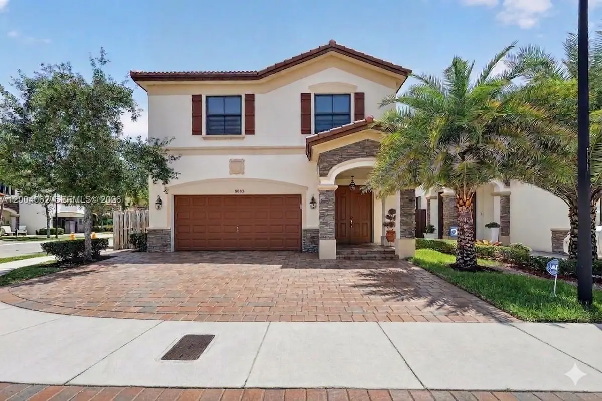 8895 NW 100th Pl, Doral, FL 33178 - #1